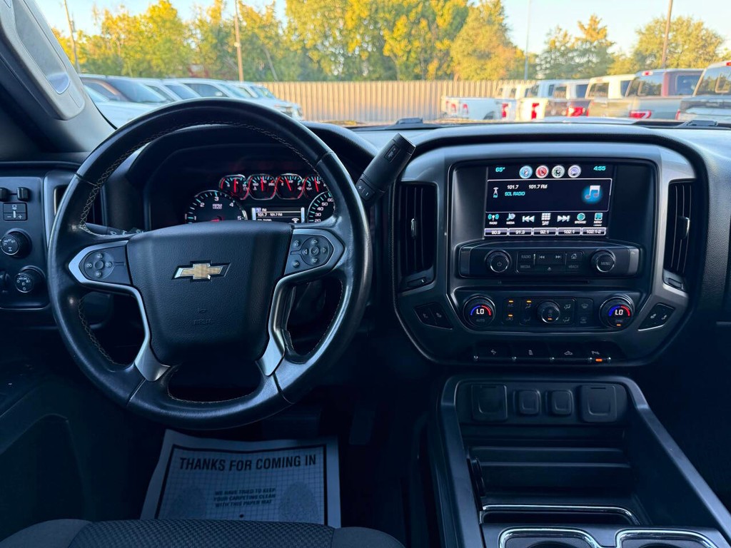 Chevrolet Silverado 1500 Vehicle Full-screen Gallery Image 21