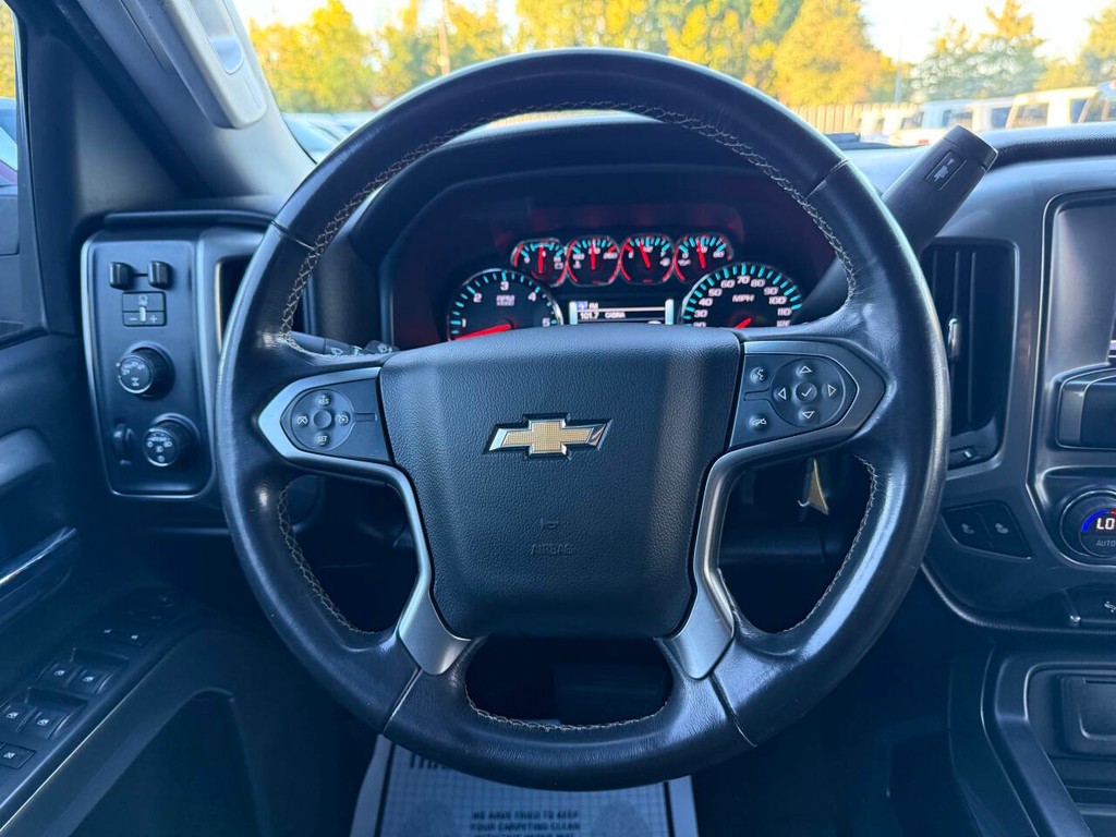 Chevrolet Silverado 1500 Vehicle Full-screen Gallery Image 22