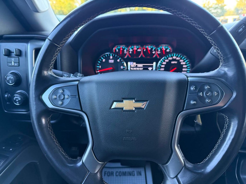 Chevrolet Silverado 1500 Vehicle Full-screen Gallery Image 23