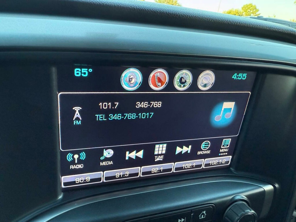 Chevrolet Silverado 1500 Vehicle Full-screen Gallery Image 25