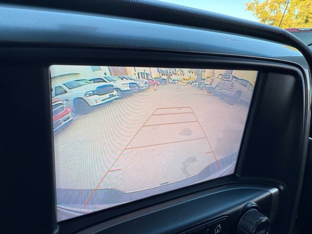 Chevrolet Silverado 1500 Vehicle Full-screen Gallery Image 27