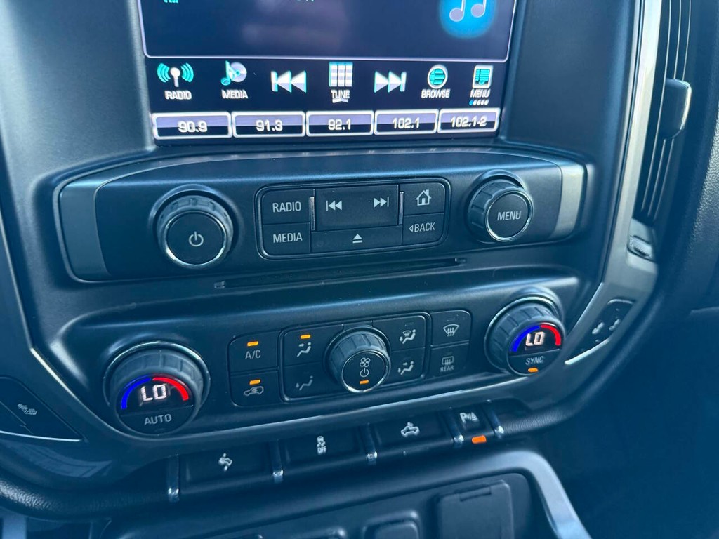 Chevrolet Silverado 1500 Vehicle Full-screen Gallery Image 28