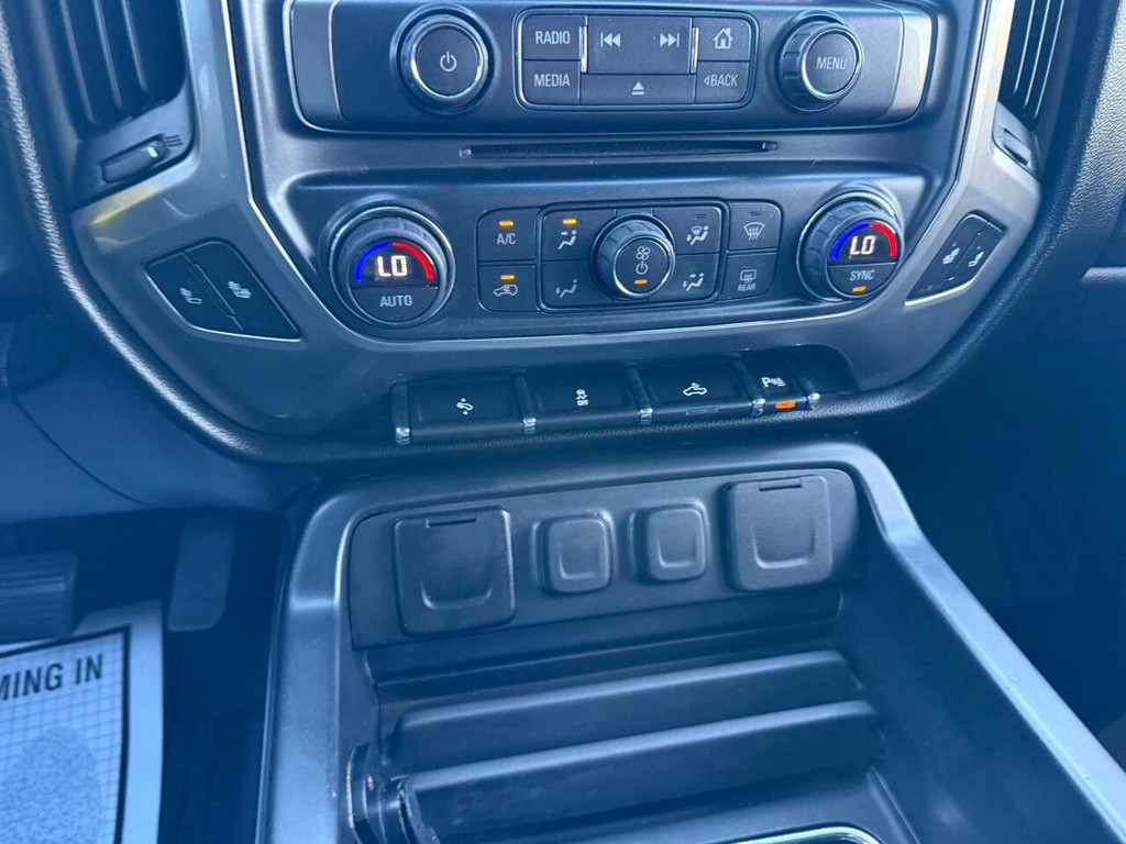 Chevrolet Silverado 1500 Vehicle Full-screen Gallery Image 29