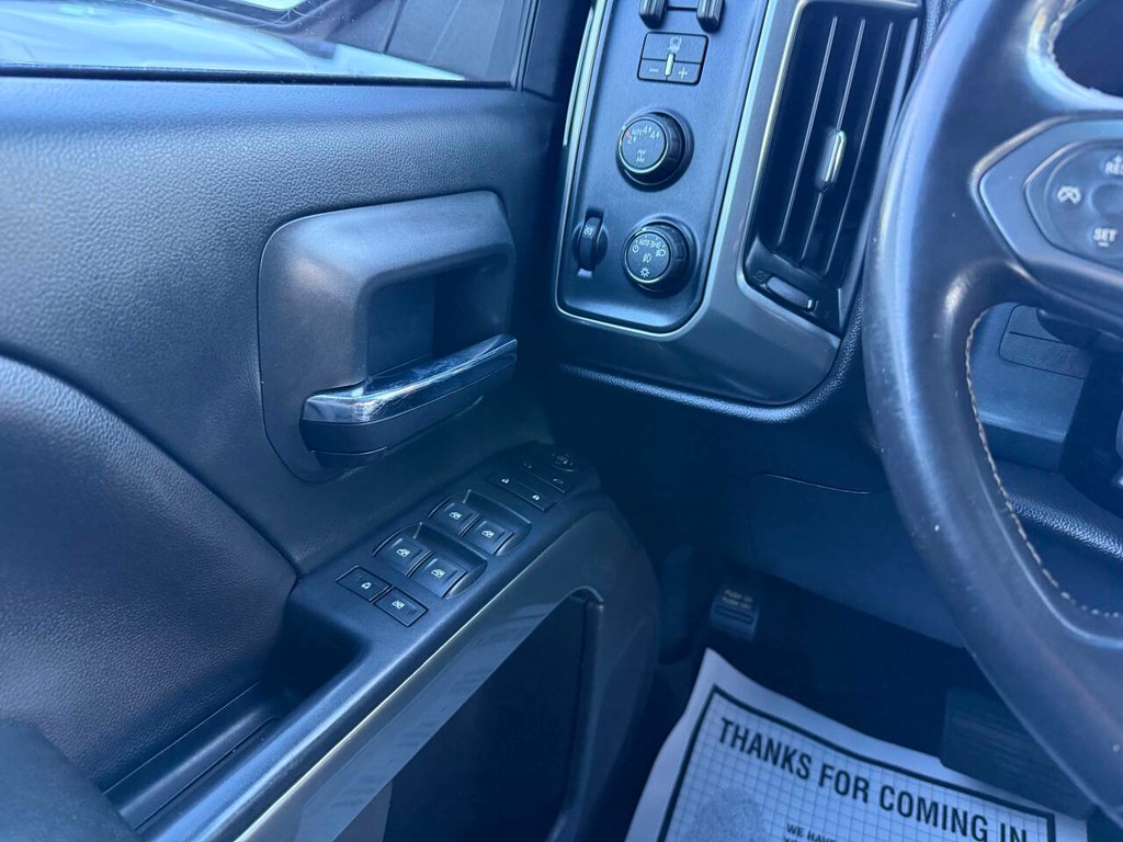 Chevrolet Silverado 1500 Vehicle Full-screen Gallery Image 31