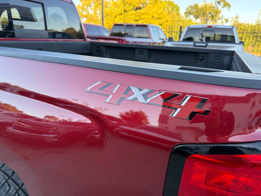 Chevrolet Silverado 1500 Vehicle Full-screen Gallery Image 38