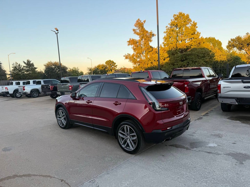 Cadillac XT4 Vehicle Full-screen Gallery Image 04