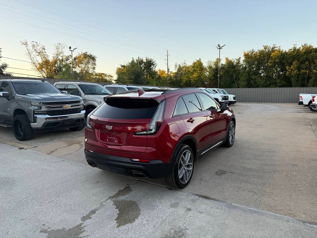 Cadillac XT4 Vehicle Full-screen Gallery Image 05