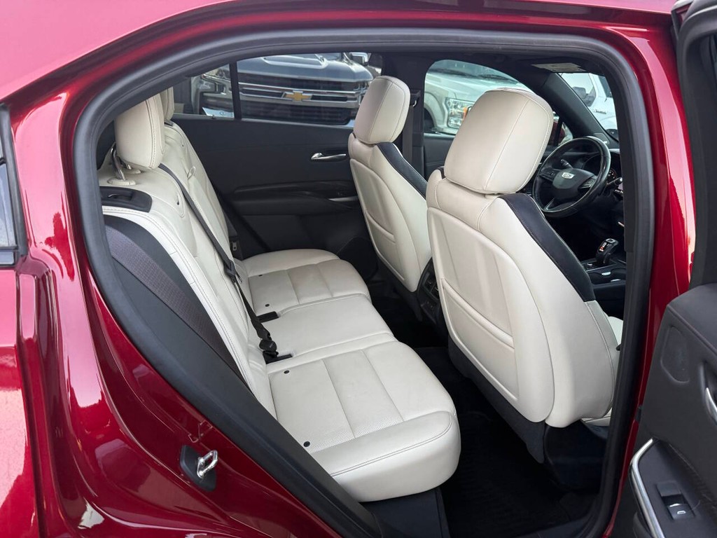 Cadillac XT4 Vehicle Full-screen Gallery Image 15