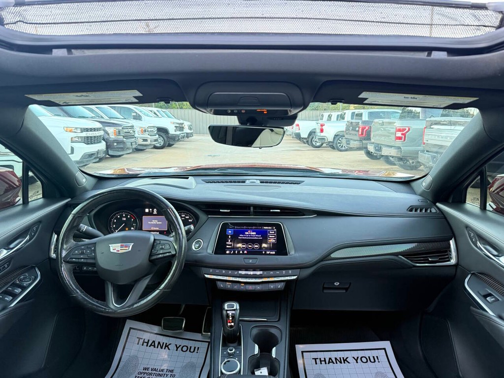 Cadillac XT4 Vehicle Full-screen Gallery Image 17