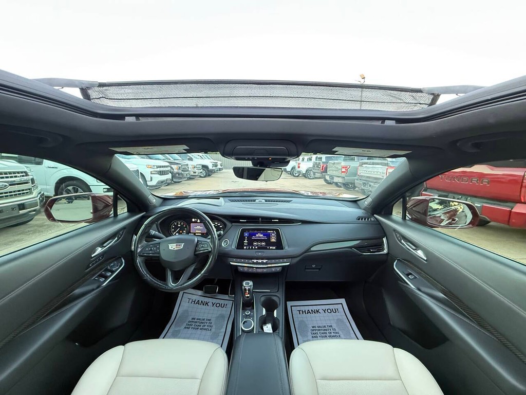 Cadillac XT4 Vehicle Full-screen Gallery Image 18