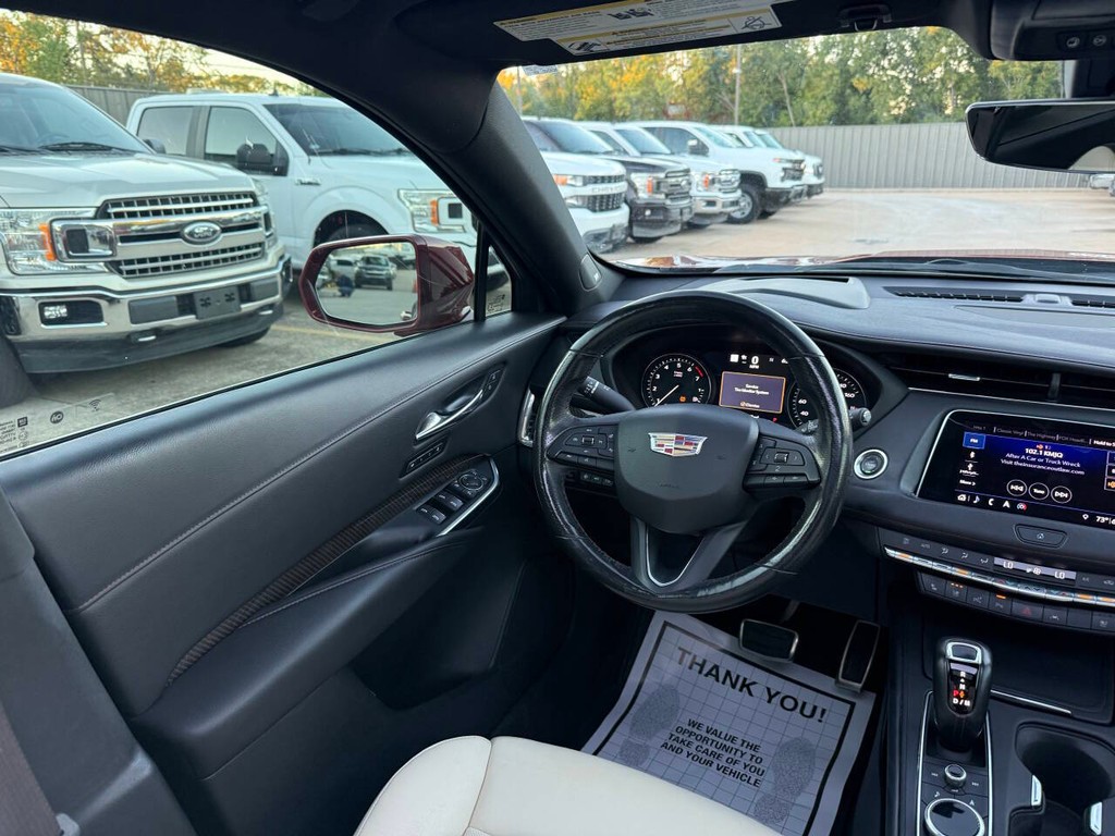 Cadillac XT4 Vehicle Full-screen Gallery Image 19