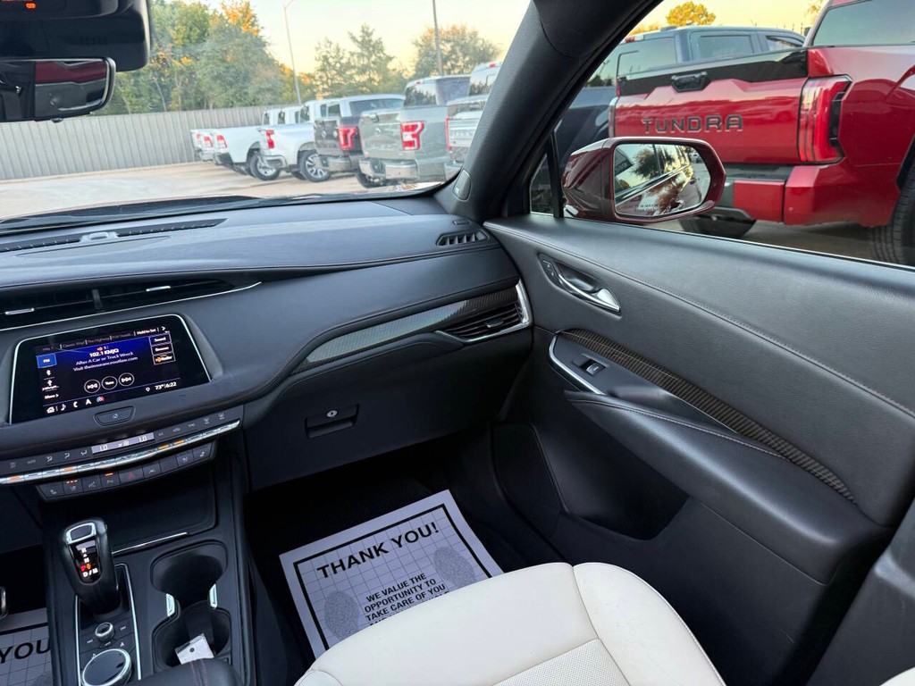 Cadillac XT4 Vehicle Full-screen Gallery Image 20