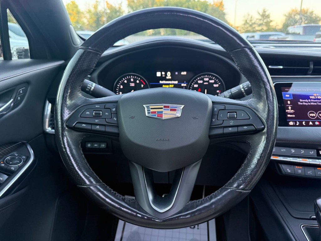 Cadillac XT4 Vehicle Full-screen Gallery Image 22