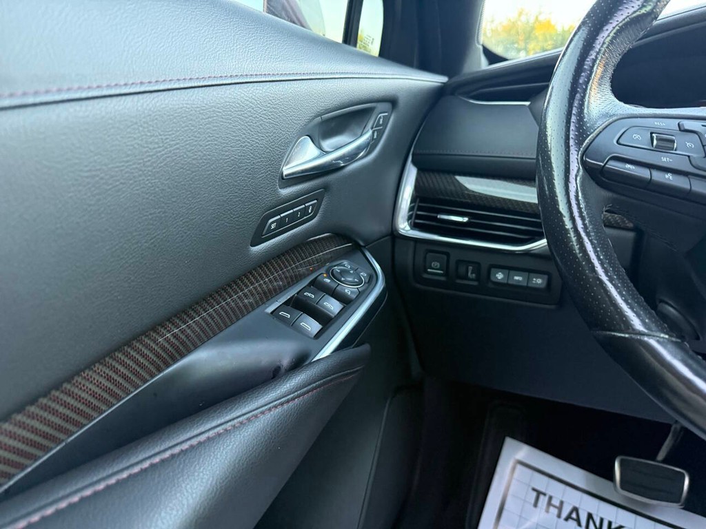 Cadillac XT4 Vehicle Full-screen Gallery Image 29