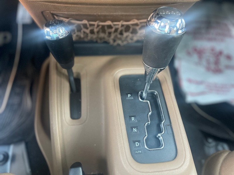 Jeep Wrangler Unlimited Vehicle Full-screen Gallery Image 9