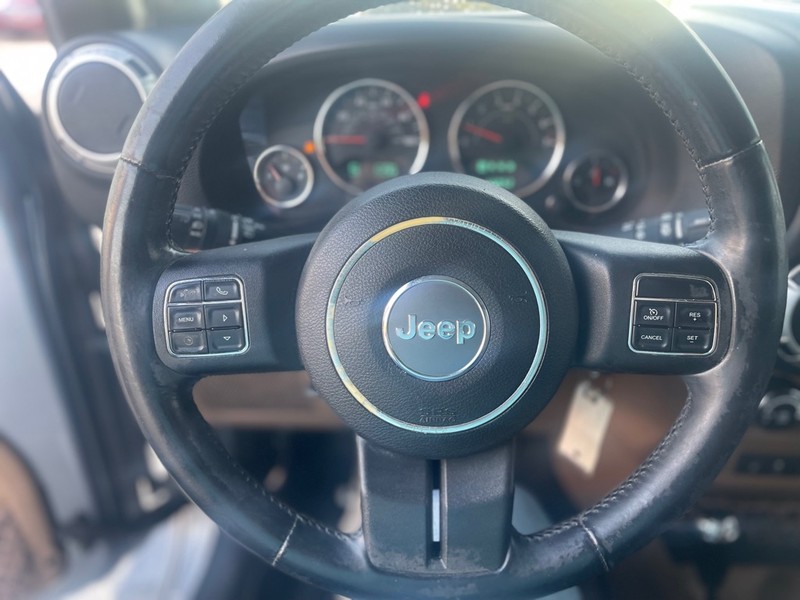 Jeep Wrangler Unlimited Vehicle Full-screen Gallery Image 10