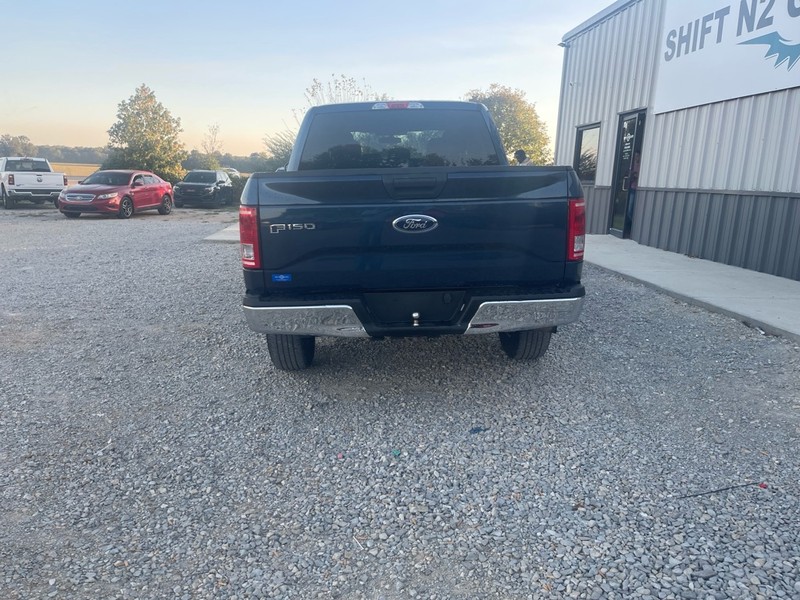 Ford F-150 Vehicle Full-screen Gallery Image 4