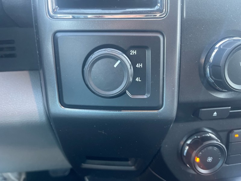 Ford F-150 Vehicle Full-screen Gallery Image 8