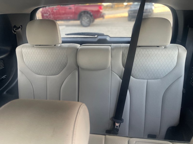 Hyundai Palisade Vehicle Full-screen Gallery Image 5