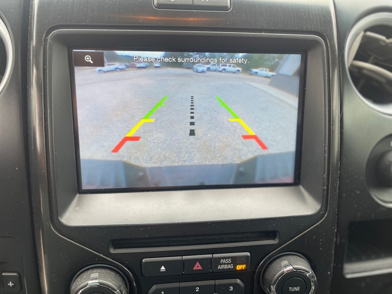 Ford F-150 Vehicle Full-screen Gallery Image 8