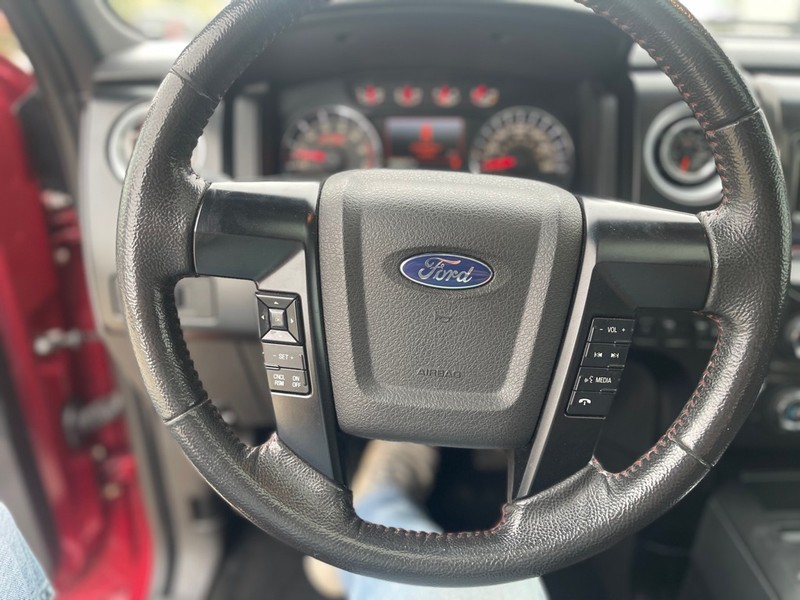 Ford F-150 Vehicle Full-screen Gallery Image 10