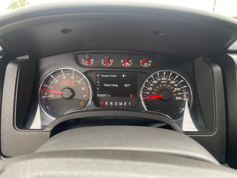 Ford F-150 Vehicle Full-screen Gallery Image 11