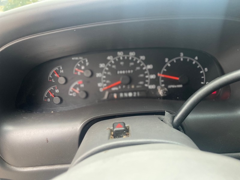 Ford Excursion Vehicle Full-screen Gallery Image 10