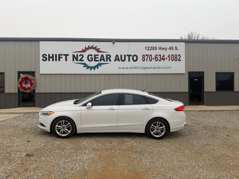 2018 Ford Fusion SE's photo