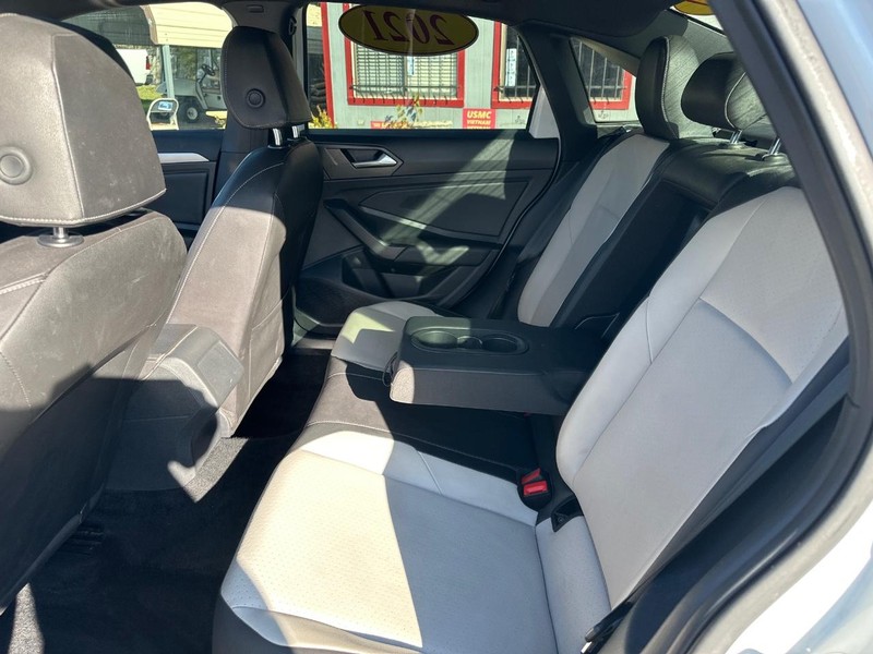 Volkswagen Jetta Vehicle Image 10