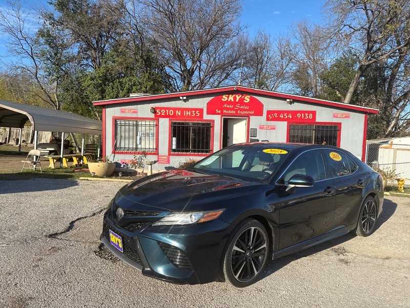 Toyota Camry Vehicle Image 13