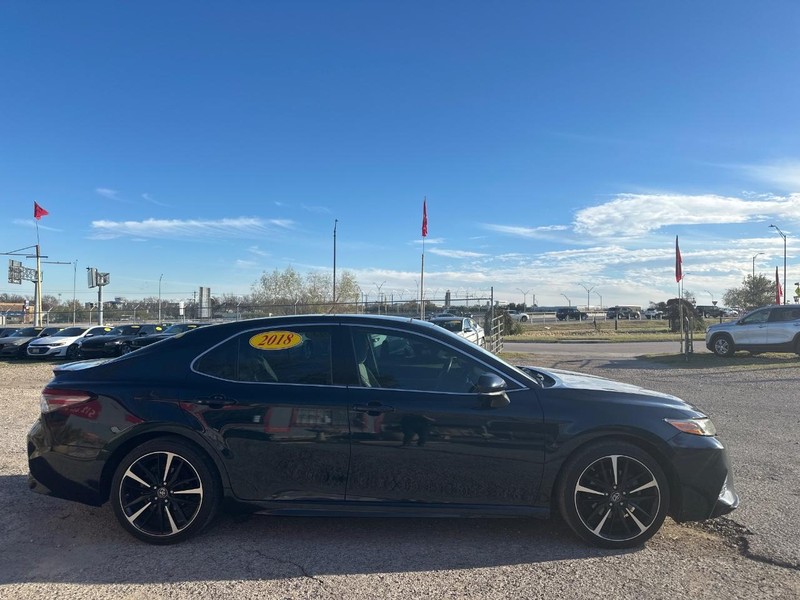 Toyota Camry Vehicle Image 15