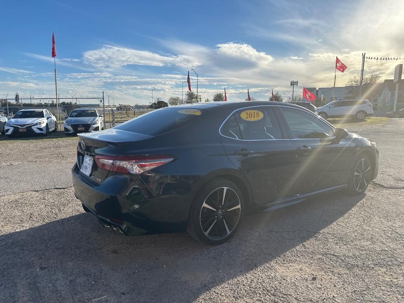 Toyota Camry Vehicle Image 16
