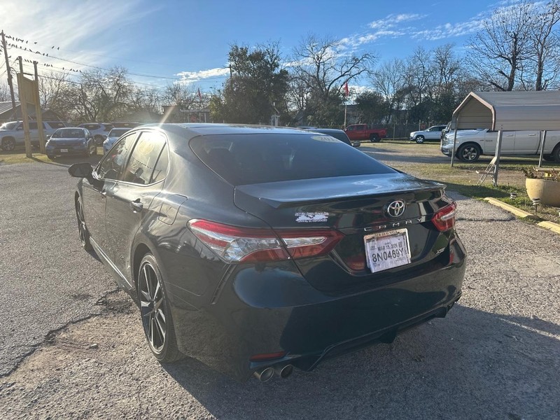 Toyota Camry Vehicle Image 17
