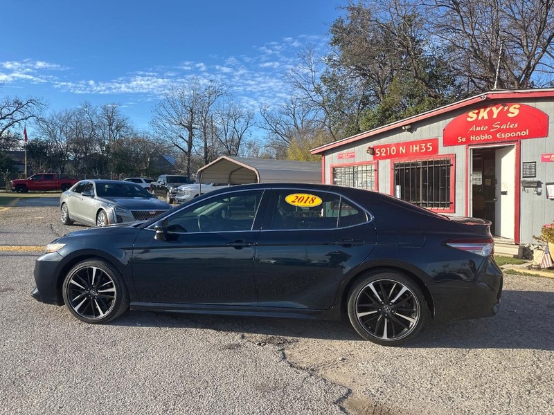 Toyota Camry Vehicle Image 18