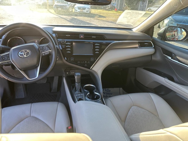 Toyota Camry Vehicle Image 21