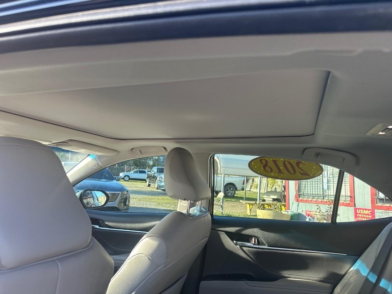 Toyota Camry Vehicle Image 22
