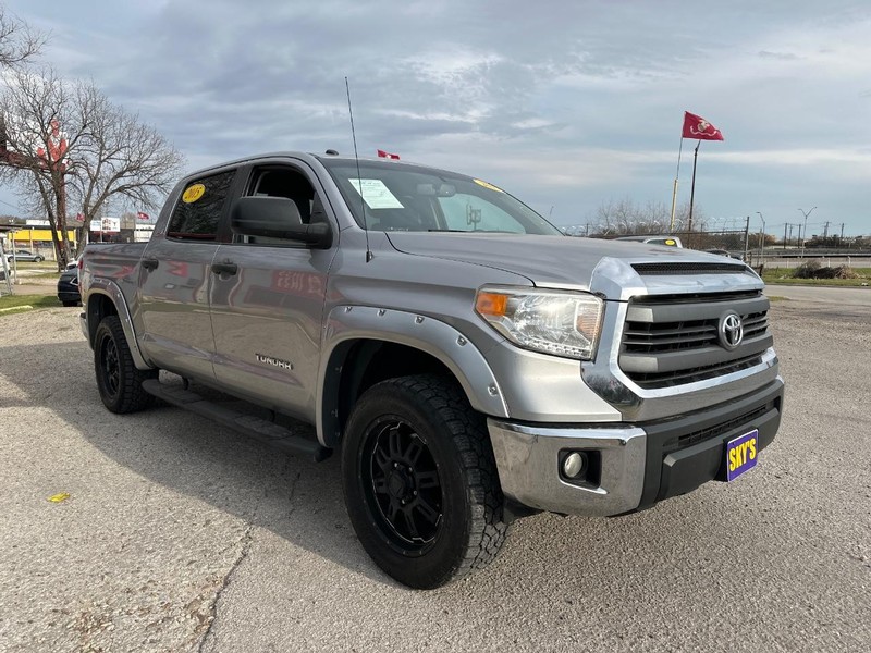 Toyota Tundra 2WD Truck Vehicle Image 05