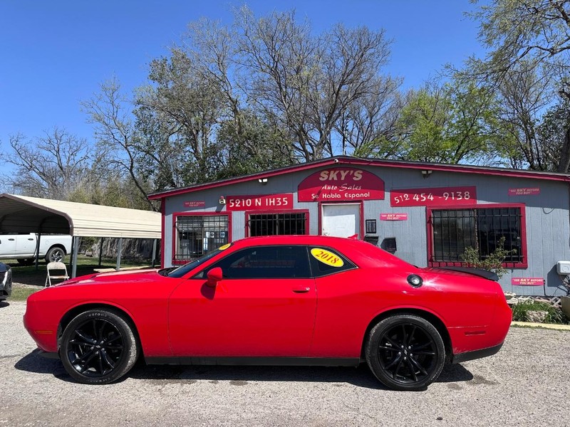 Dodge Challenger Vehicle Image 02
