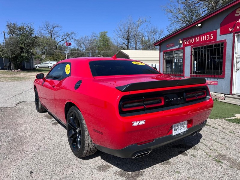 Dodge Challenger Vehicle Image 03