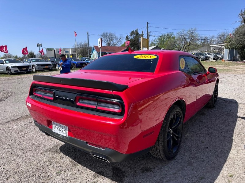 Dodge Challenger Vehicle Image 04