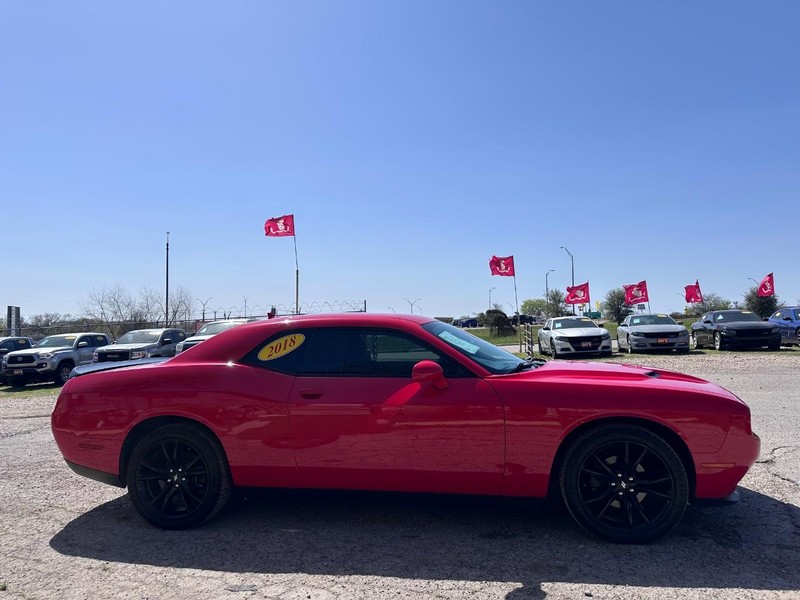 Dodge Challenger Vehicle Image 05
