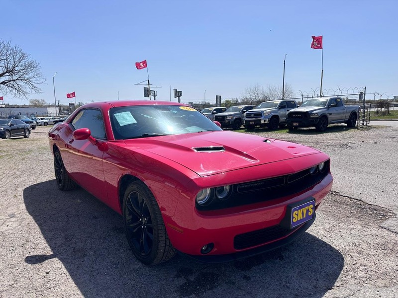 Dodge Challenger Vehicle Image 06