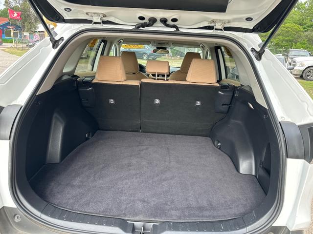 Toyota RAV4 Vehicle Image 13