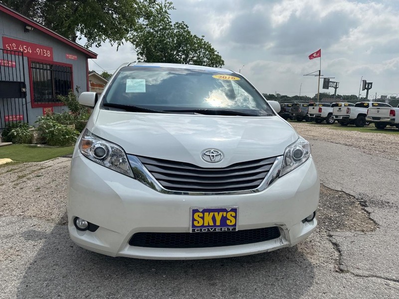 Toyota Sienna Vehicle Image 07