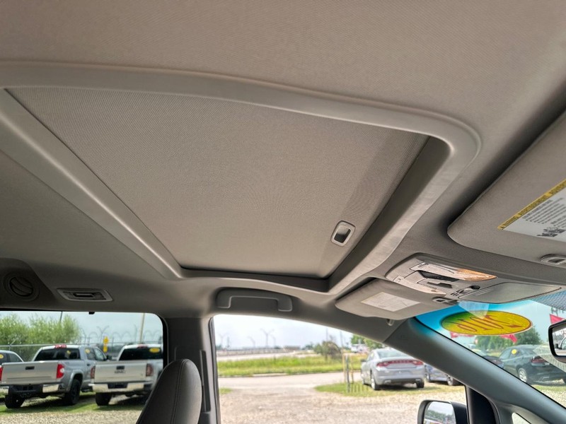 Toyota Sienna Vehicle Image 10