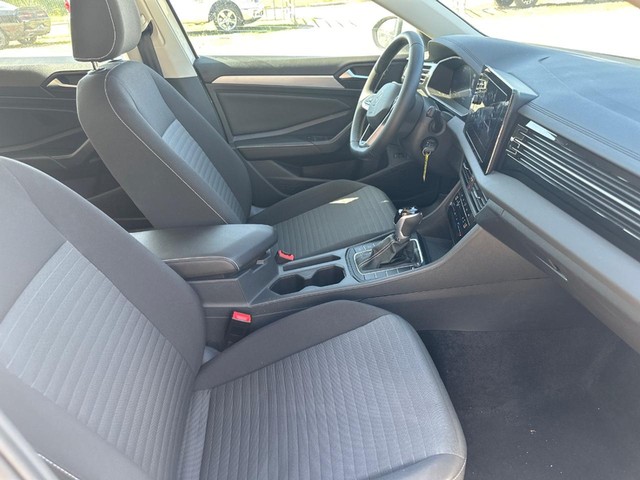 Volkswagen Jetta Vehicle Image 10