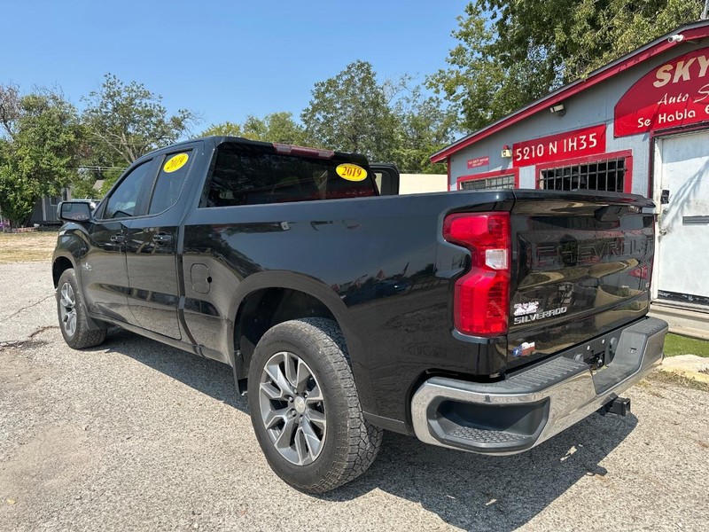 Chevrolet Silverado 1500 Vehicle Image 02