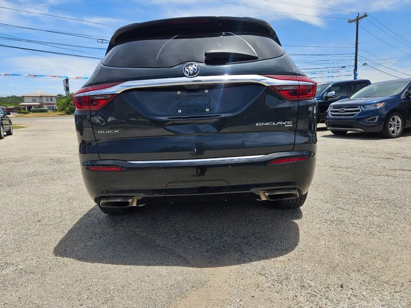 Buick Enclave Vehicle Full-screen Gallery Image 7