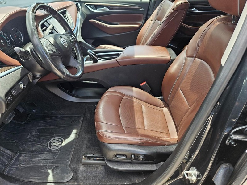 Buick Enclave Vehicle Full-screen Gallery Image 16