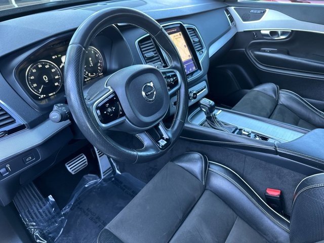 Volvo XC90 Vehicle Full-screen Gallery Image 10